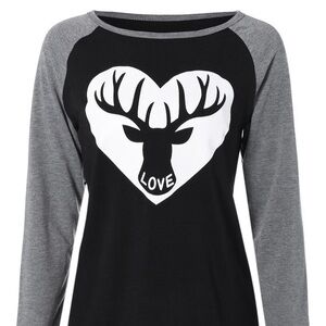 New Holiday- “Love “  reindeer long sleeve shirt Medium